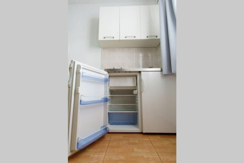 Lovely Studio Apartment For 2 Free Private Parking Makarska Bagian luar foto